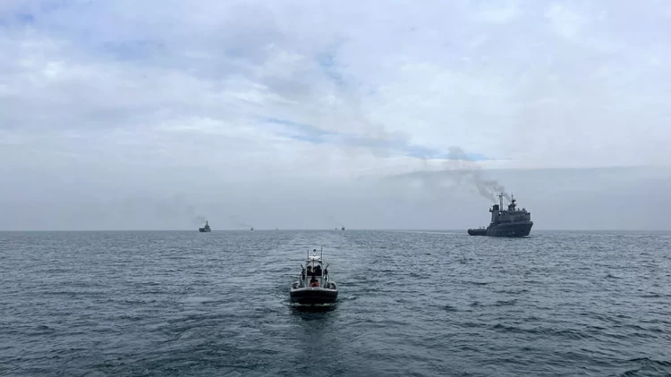 Hərbi Dəniz Qüvvələrinin döyüş gəmiləri iş başında - FOTO