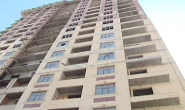 Şagird binadan yıxılıb öldü
