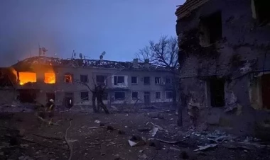 Rusiya yaşayış binasına zərbələr endirdi