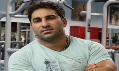 “Bu eybəcər qızcığazların cəzası nə olacaq?” - Kamil əsəbləşdi - FOTO