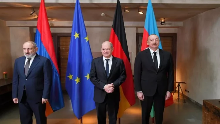 Münxendə Fransaya vurulan zərbə - Berlin əzəli rəqibini küncə sıxışdırır