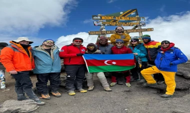 7 azərbaycanlı Klimincaro zirvəsində - FOTO