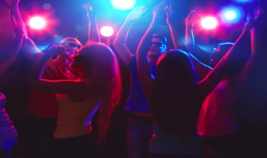 Bakıda məşhur gecə klubunda kütləvi dava olub? - VİDEO