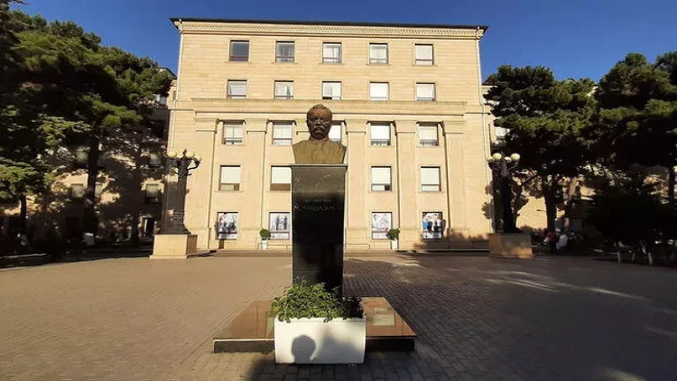 Qazimiz Respublika Klinik Xəstəxanasının rəhbərliyinə təşəkkür etdi