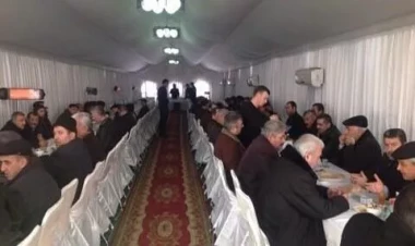 Azərbaycanda QƏRİBƏ OLAY! Kişi tabutda dirildi: MOLLA QAÇDI - VİDEO