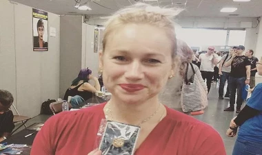 Aktrisa pivəxanada içib soyunduğuna görə saxlanıldı - FOTO