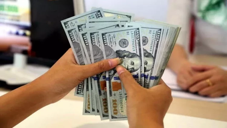 “Azərbaycanda dollara tələb kəskin artdı”