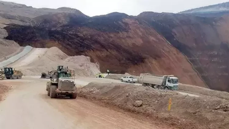 Türkiyədə mədəndə torpaq sürüşməsi - 9 nəfər torpaq altında qaldı