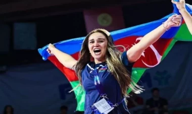 Azərbaycan millisinin məşqçisi dünya çempionatı zamanı qarət olunub