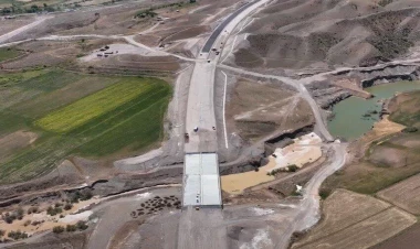 Ermənistan nəqliyyat dəhlizinin yaradılması ilə bağlı danışıqları ləngidir - VİDEOMÜSAHİBƏ