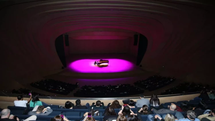 Dünyaşöhrətli Stiv Barakattın Heydər Əliyev Mərkəzində konserti olub - VİDEO - FOTOlar