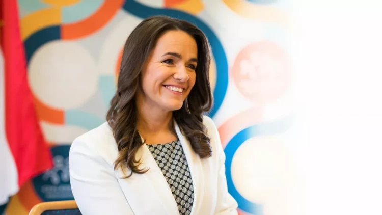 Bu ölkənin prezidenti istefa verdi