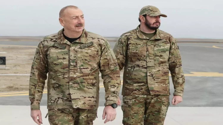 Prezidentlə oğlu “Akıncı” hücum PUA-larının uçuşunu izlədi - VİDEO - FOTO