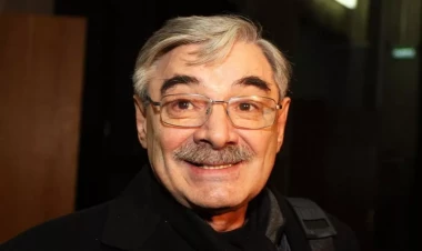 Rusiyanın Xalq artisti xəstəxanaya yerləşdirildi