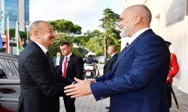 Edi Rama İlham Əliyevi təbrik edib
