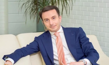 Onun da oğurlanan səhifəsi bərpa olundu