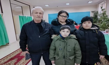 Ailələr səs verir - FOTO