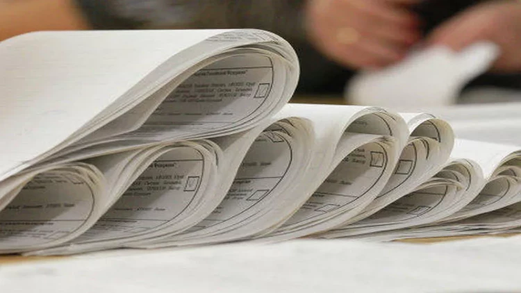 Prezident seçkiləri ilə bağlı bülletenlərin sayılmasına başlanılıb