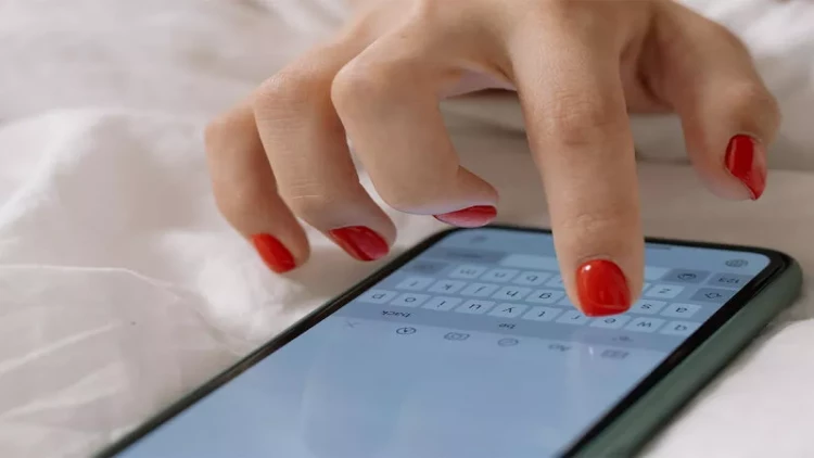 Smartfonlarımızın cinsi həyatımızda hansı yan təsirləri var? - ARAŞDIRMA