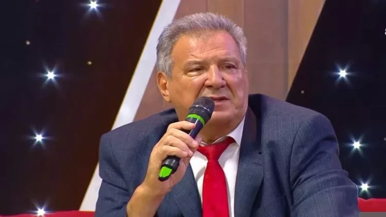 Əməkdar artist oynaya-oynaya səs verdi - VİDEO