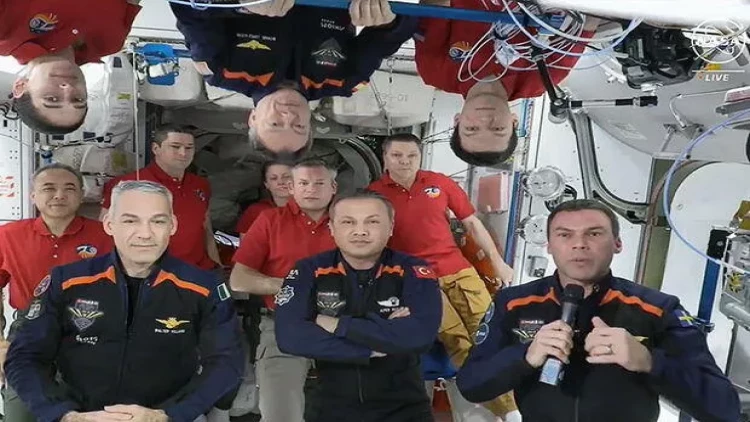 Gezeravcının daxil olduğu heyətin Yerə qayıdacağı saat açıqlandı - FOTOlar