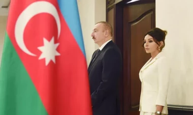 Prezidentlə ailəsinin səsvermə anı - VİDEO