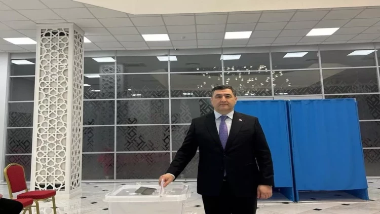 Qazaxıstandakı səfirliyimizdə səsvermə keçirilir - FOTO