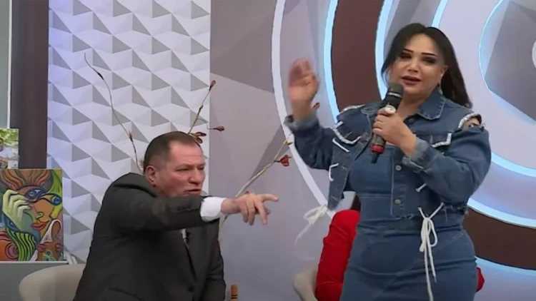 Anar Vəziroğlu Mənzurə ilə DALAŞDI: 