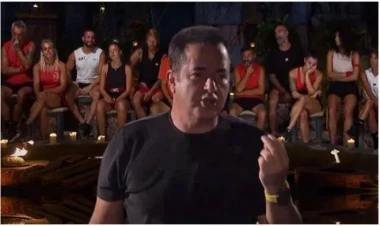 Acun Ilıcalı əsəbiləşib stulu yerə çırpdı - VİDEO