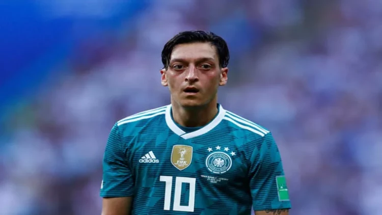 Məsut Özil Almaniya millisinə qayıdır