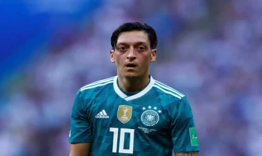 Məsut Özil Almaniya millisinə qayıdır