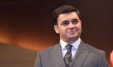 Zəfər paradına o, aparıcılıq edəcək