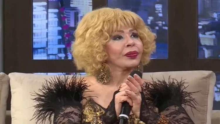 Əməkdar artist güzgülərini satır - 1000 manata - VİDEO