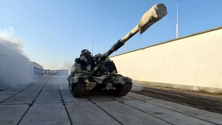 Həyəcan siqnalı: döyüş texnikası mövqelərə çıxarıldı  - VİDEO