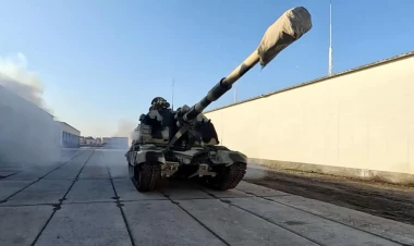 Həyəcan siqnalı: döyüş texnikası mövqelərə çıxarıldı  - VİDEO