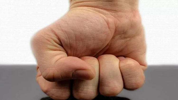 Keçmiş qayınanasını döyüb, burnunu sındırdı - CƏZASI AĞIR OLDU