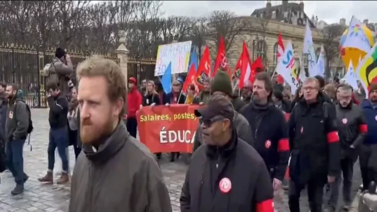 Fransada kütləvi etirazlar başladı - FOTOlar