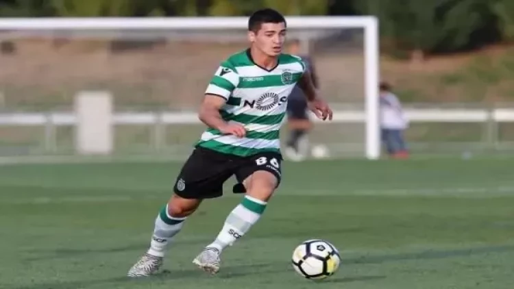 Millimizin sabiq futbolçusu komanda yoldaşını vurdu