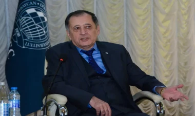 Baba Vəziroğlu: “Yeddi fevral seçkisi tarixi seçki olacaq”