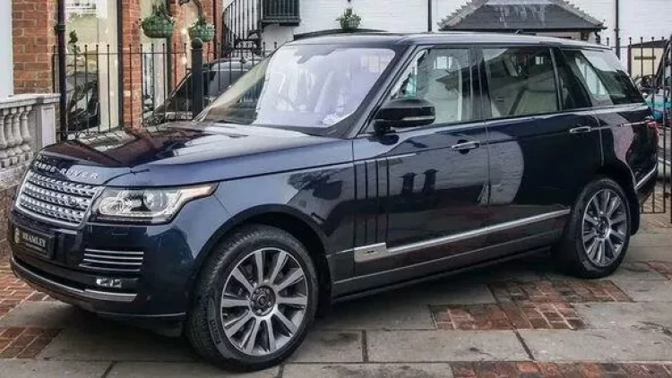 II Elizabetin “Range Rover”i hərraca çıxarıldı - FOTOlar