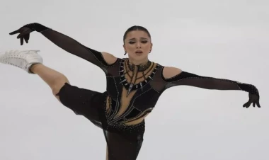 Olimpiya çempionu Vəliyeva 4 illik diskvalifikasiya olundu