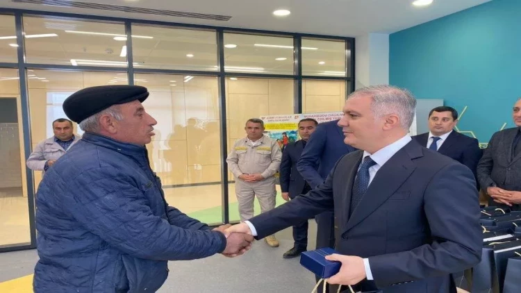 Füzulidə daha 27 ailəyə mənzillərinin açarları təhvil verildi - FOTO