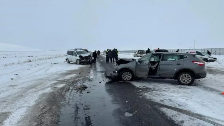 Türkiyədə zəncirvari yol qəzası - xəsarət alanlar var