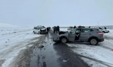 Türkiyədə zəncirvari yol qəzası - xəsarət alanlar var
