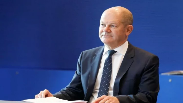 Almaniyada ifrat sağçı ekstremizm artır - Şolts