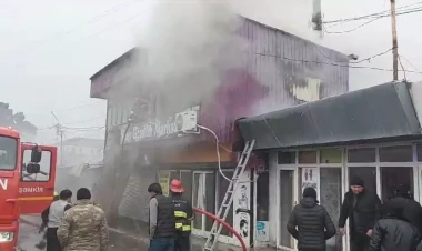 Şəmkirdə yanğın zamanı bir neçə mağaza və obyektə zərər dəyib - YENİLƏNİB