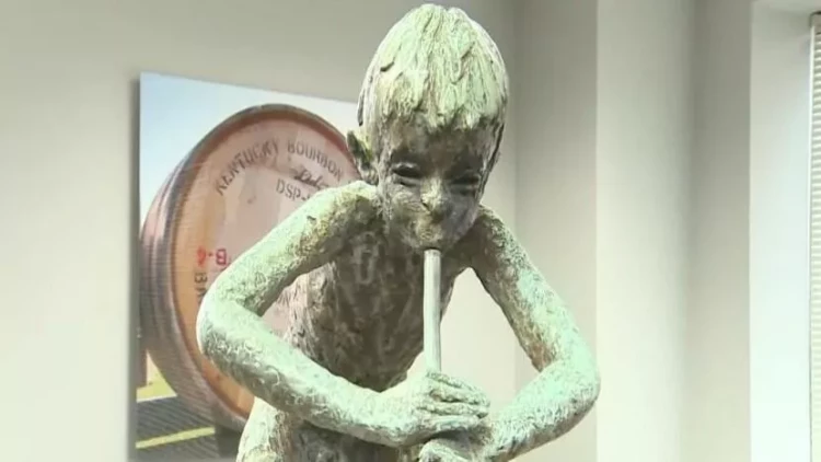 30 ildir axtarılan yunan tanrısının heykəli tapıldı - FOTO