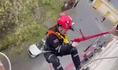 Bakıda 90 yaşlı qadın belə xilas edildi - VİDEO