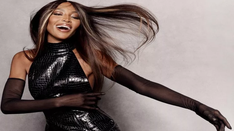 53 yaşlı Naomi Kempbell görünüşü ilə heyran etdi - FOTOlar