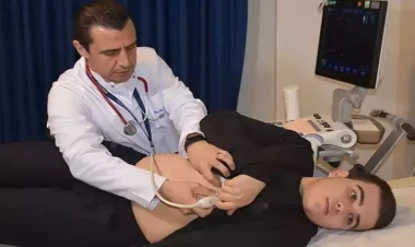 COVID-19-a yoluxduqdan sonra dünyada cəmi 6 nəfərdə görülən xəstəliyə tutuldu -  FOTOlar